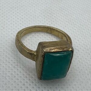 Elegant‎ Gold and Green Stone Ring